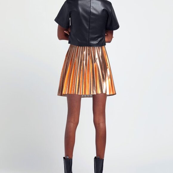 Callie Lives Rose Gold Future: Viccolo Accordion Pleated Metallic Mini Skirt OS - Picture 2 of 4